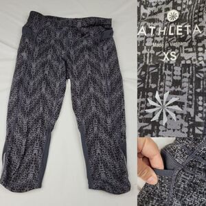 XS ATHLETA reflective gray black running athletic capri zip pocket extra small